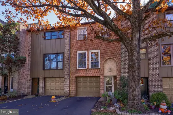 19 Club Ln, READING, PA 19607