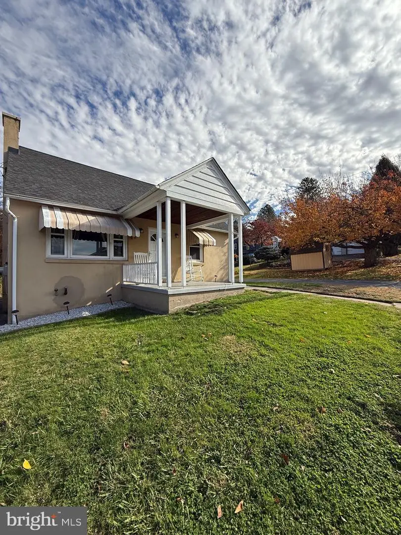 15 Lake St, Mohnton, PA 19540 - Image #2