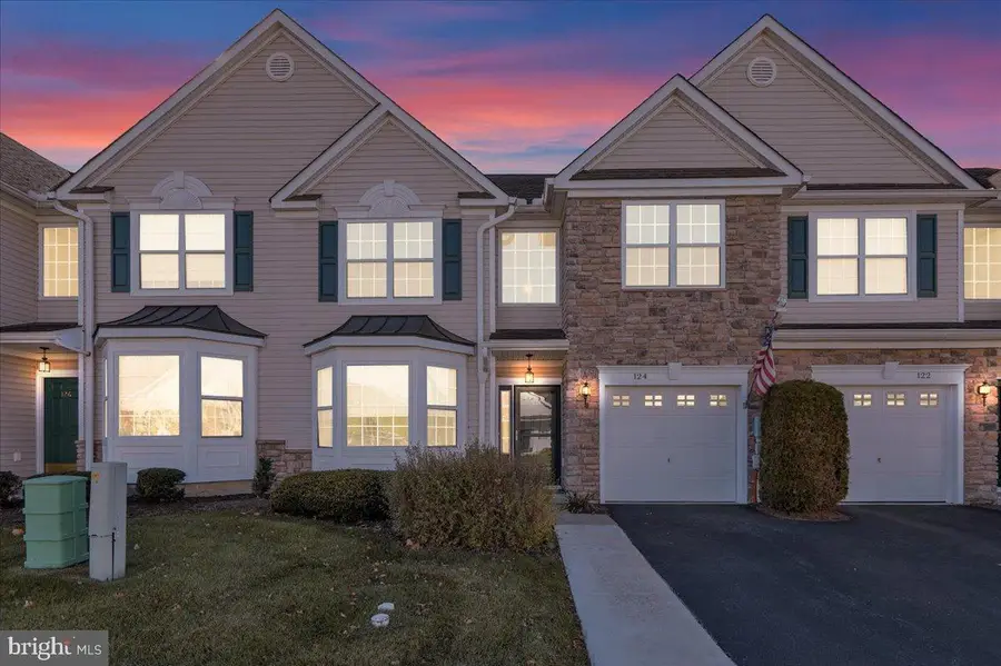 124 Village Dr, Blandon, PA 19510 - Image #2