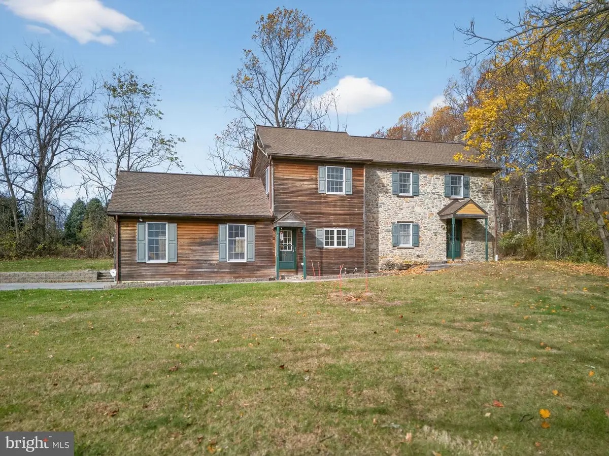 275 Sally Ann Furnace Rd, Mertztown, PA 19539 - Image #1