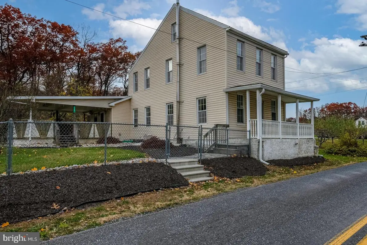 122 Skyline Dr, Reading, PA 19606 - Image #1