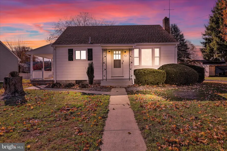 22 W Glen Tilt Ave, Wernersville, PA 19565 - Image #2