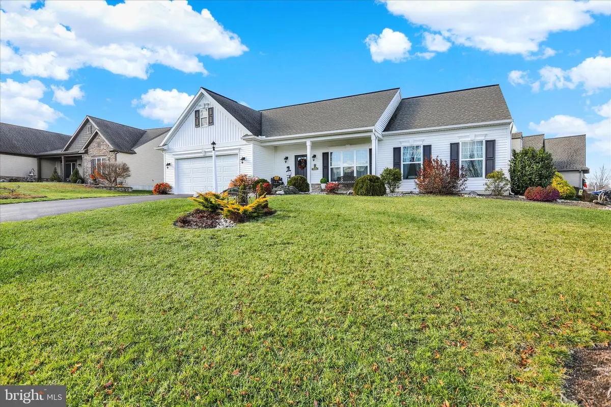 4 Rosebush Ct, Womelsdorf, PA 19567 - Image #1