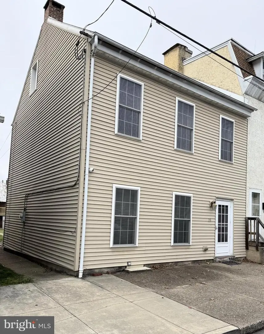 28 S 3rd St, Hamburg, PA 19526 - Image #2