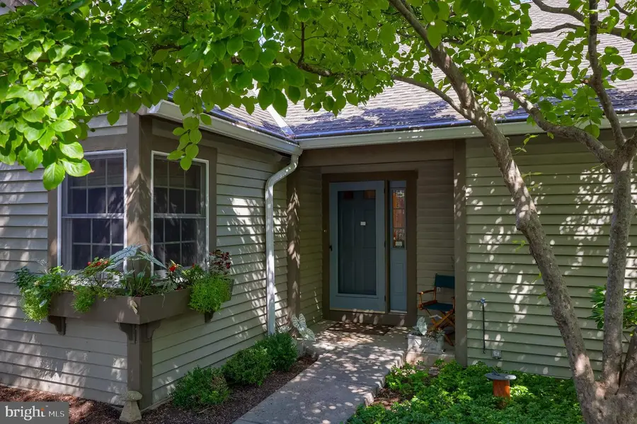 2018 Meadow Gln, Reading, PA 19610 - Image #2