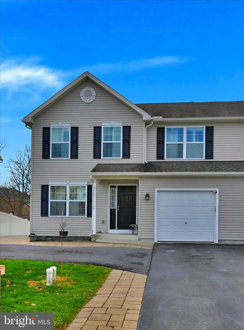 1008 Daisy Dr, Temple, PA 19560 - Image #2