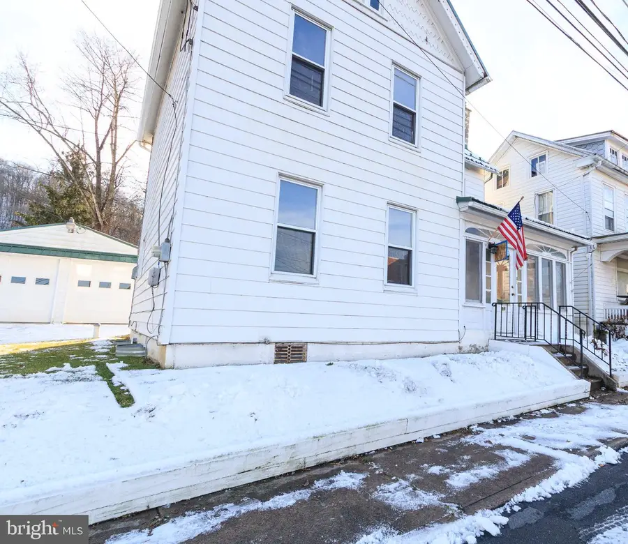 96 E Penn St, Lenhartsville, PA 19534 - Image #3