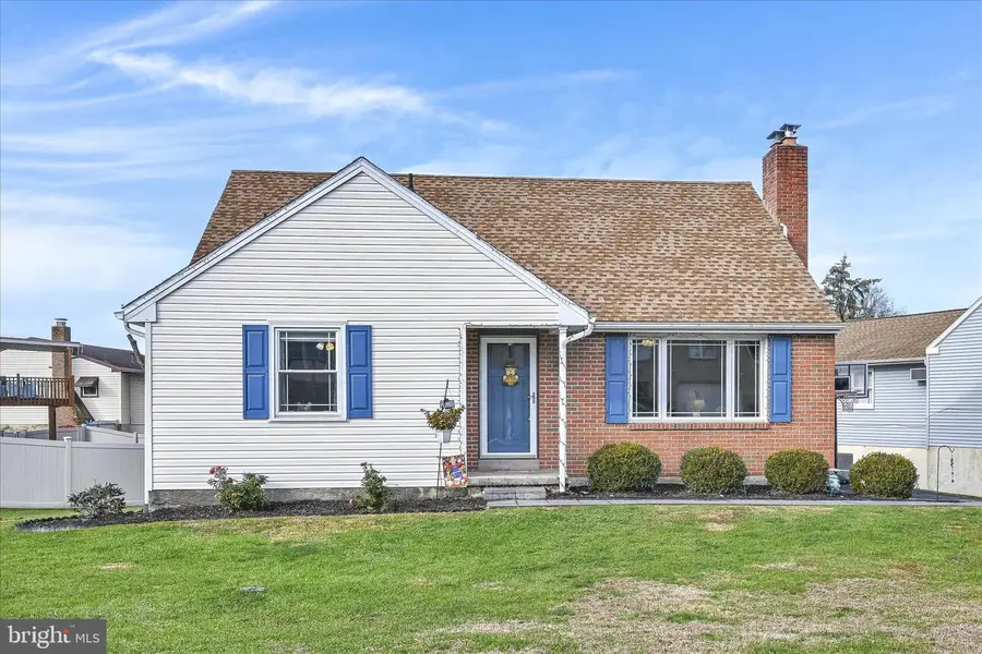 715 Tamarack Trl, Reading, PA 19607 - Image #2