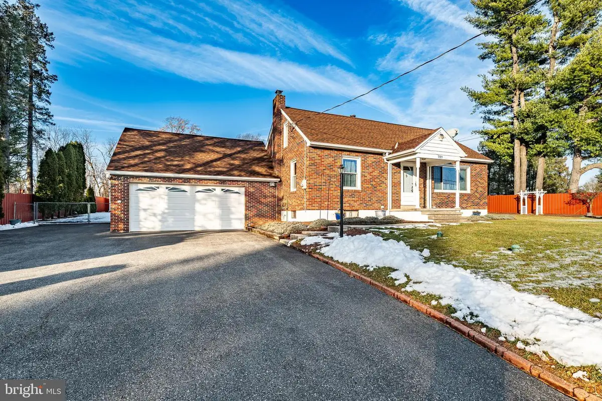 727 Brownsville Rd, Reading, PA 19608 - Image #1