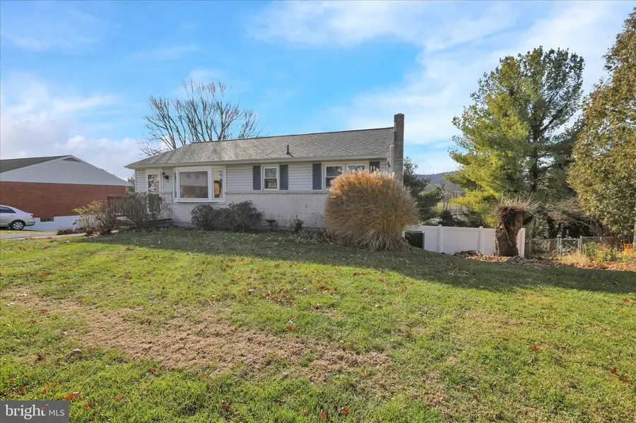 72 Mountain Blvd, Wernersville, PA 19565 - Image #3