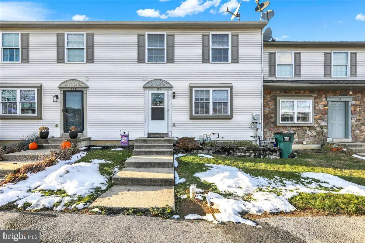 104 White Birch Ln, Blandon, PA 19510 - Image #1