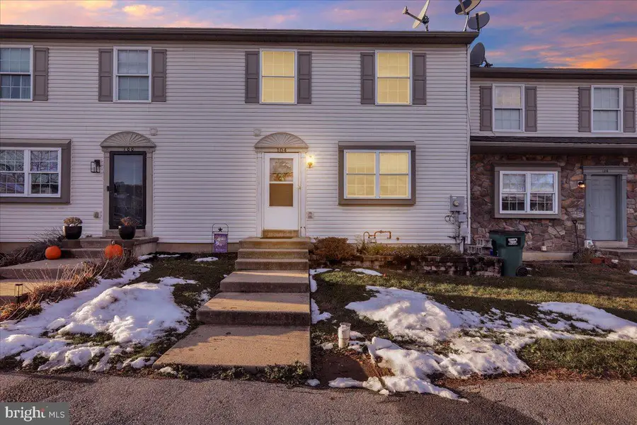 104 White Birch Ln, Blandon, PA 19510 - Image #2