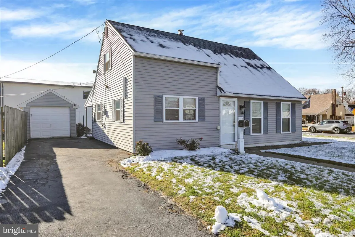 706 Wagon Wheel Ln, Temple, PA 19560 - Image #1