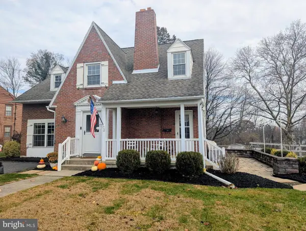 3 Locust Ln, WOMELSDORF, PA 19567