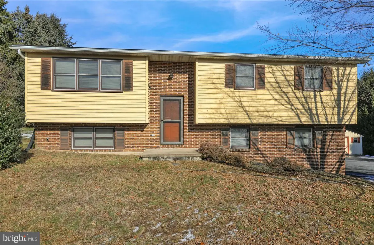 17 Birdsfoot Dr, Robesonia, PA 19551 - Image #1