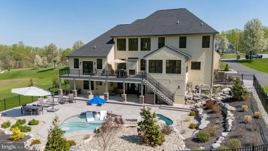 233 European Dr, Fleetwood, PA 19522 - Image #2