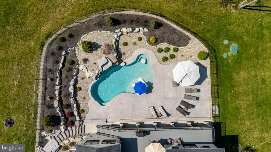 233 European Dr, Fleetwood, PA 19522 - Image #3