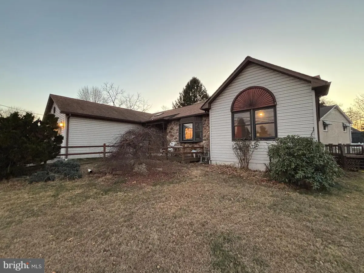 6 Magnolia Dr, Douglassville, PA 19518 - Image #1