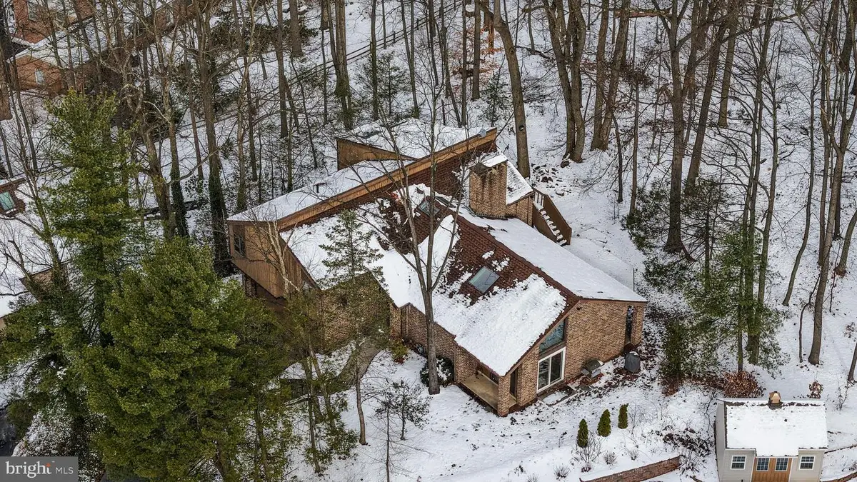 27 Eagle Ln, Reading, PA 19607 - Image #1