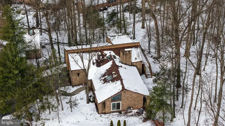 27 Eagle Ln, Reading, PA 19607 - Image #2