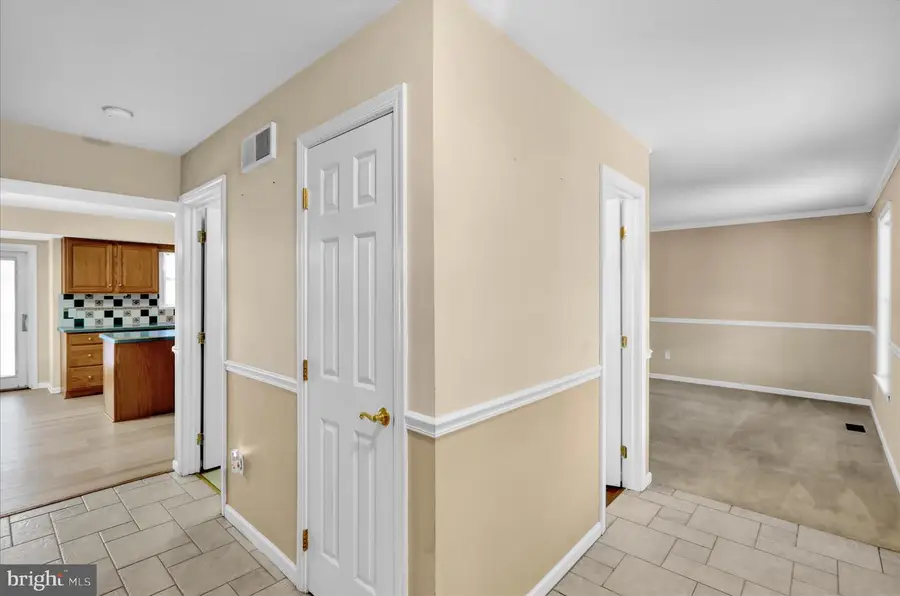 110 Letort Ln, Douglassville, PA 19518 - #3