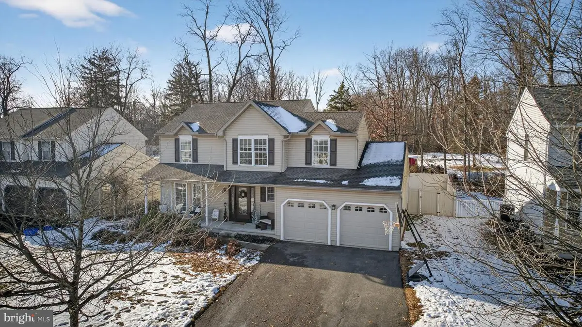 207 Woodbridge Ln, Douglassville, PA 19518 - Image #1
