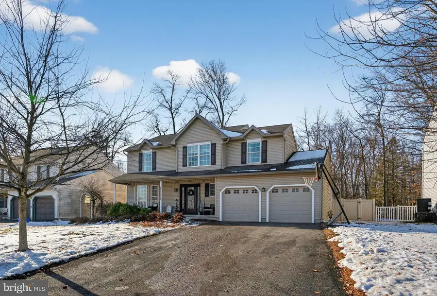 207 Woodbridge Ln, Douglassville, PA 19518 - Image #2