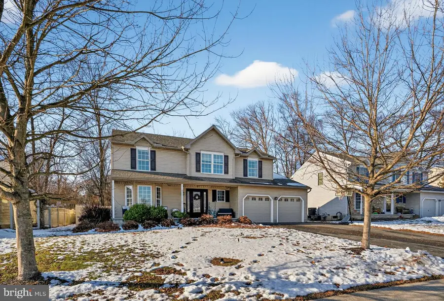 207 Woodbridge Ln, Douglassville, PA 19518 - Image #3