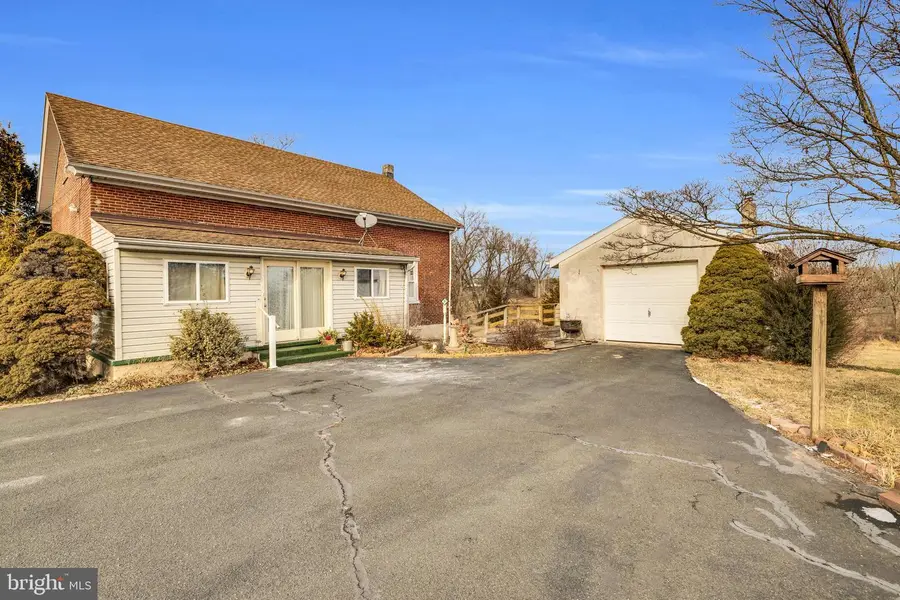 160 Old Tulpehocken Rd, Birdsboro, PA 19508 - Image #2