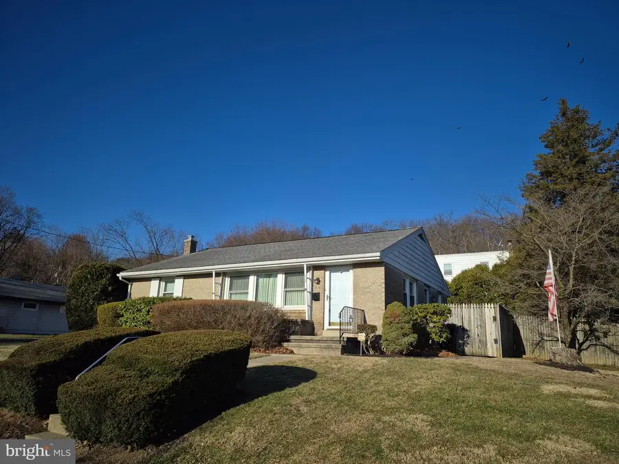 602 Carsonia Ave, Reading, PA 19606 - Image #2