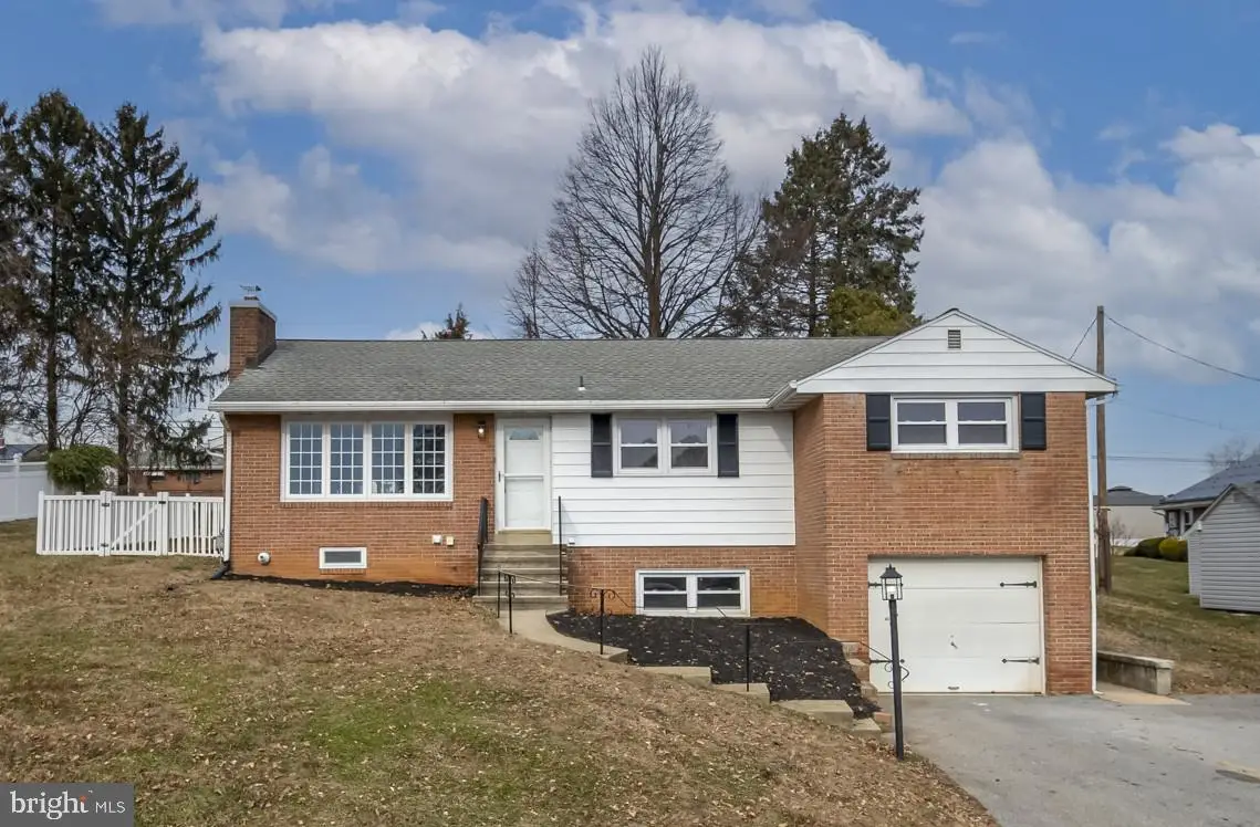 713 Acacia Ave, Reading, PA 19605 - Image #1