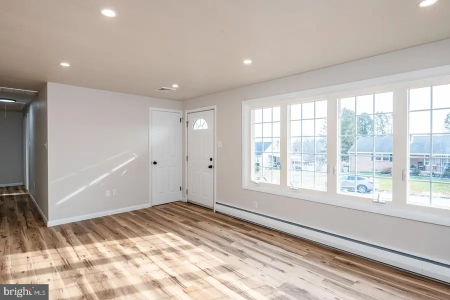 713 Acacia Ave, Reading, PA 19605 - Image #3