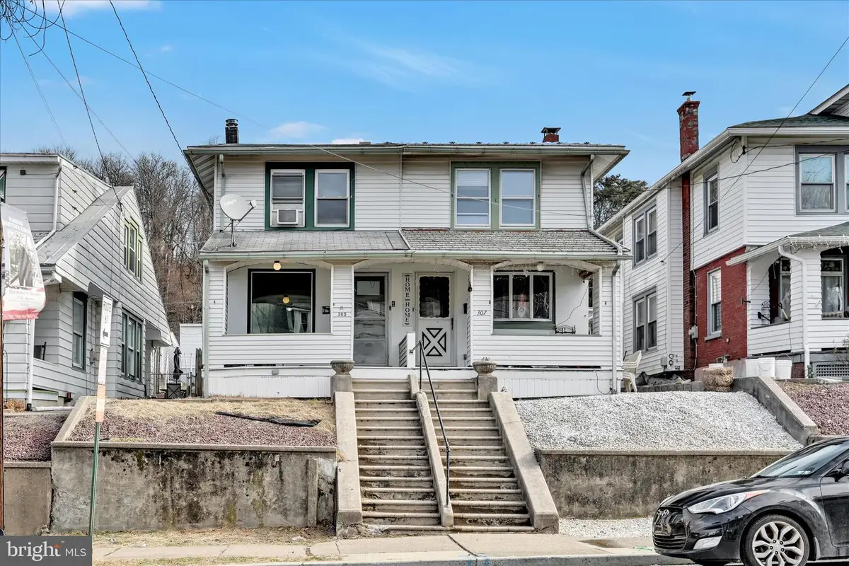 305 S 4th St, Hamburg, PA 19526 - #1