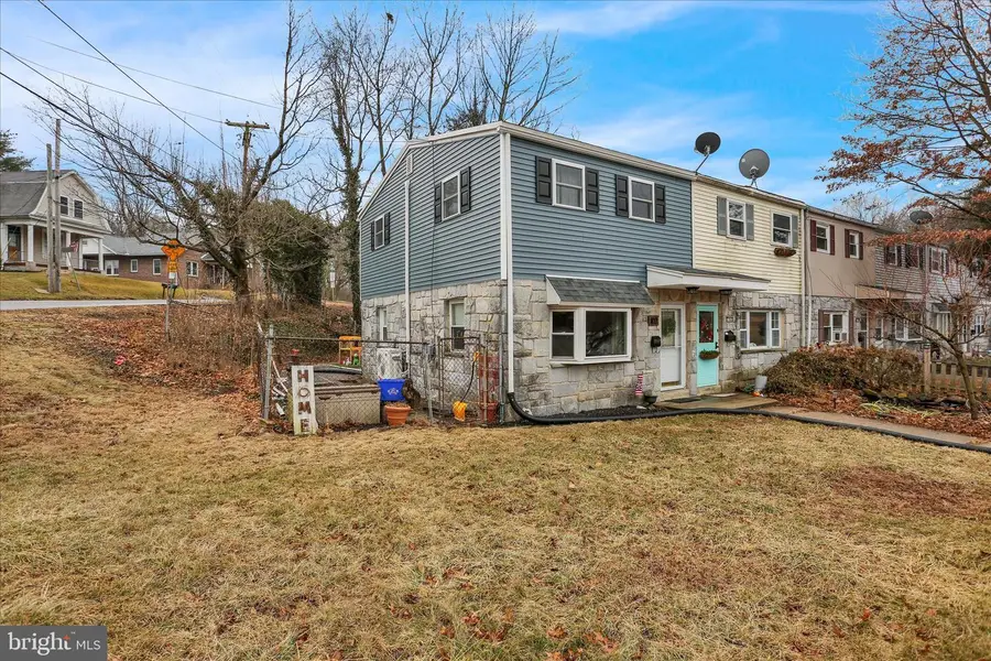 102 W Jackson St, Fleetwood, PA 19522 - Image #3