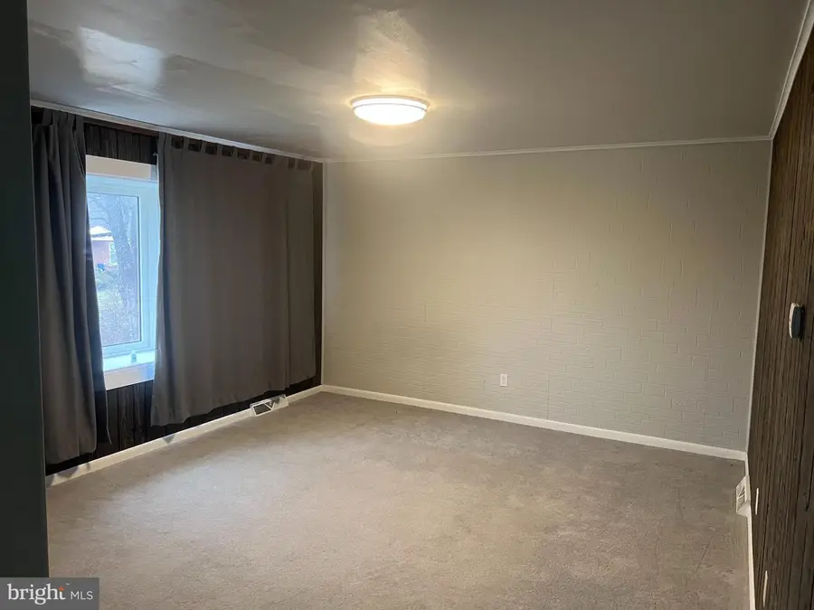 3015 Marion St, Reading, PA 19605 - Image #2