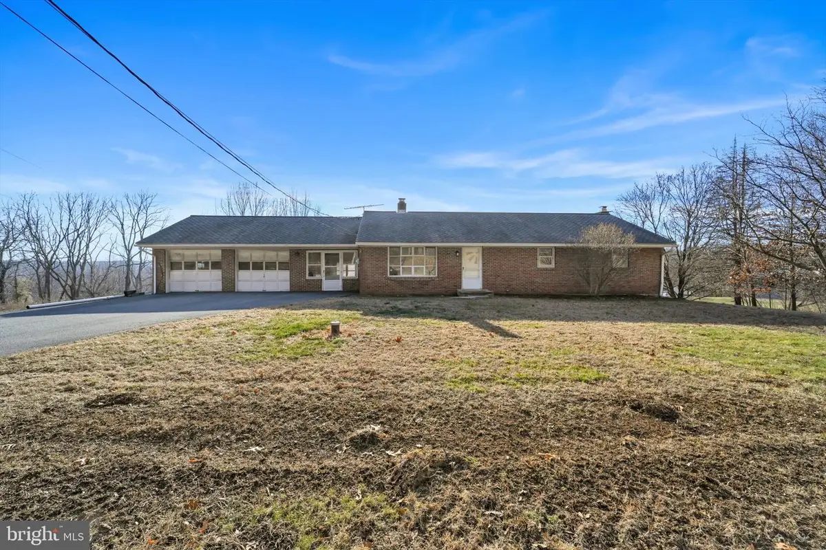 3137 E Galen Hall Rd, Reinholds, PA 17569 - Image #1