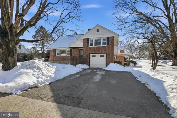 2300 Gring Dr, WEST LAWN, PA 19609