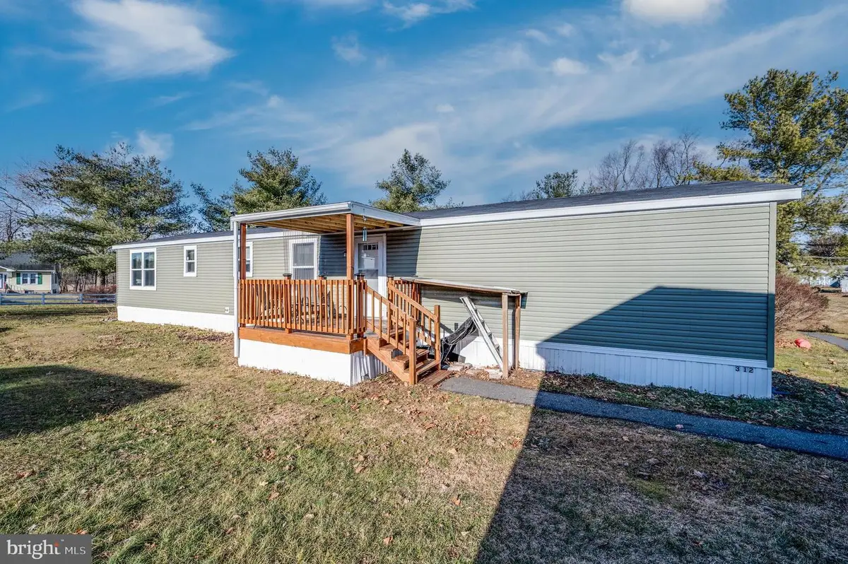 312 Hampshire Ave, Reading, PA 19606 - Image #1