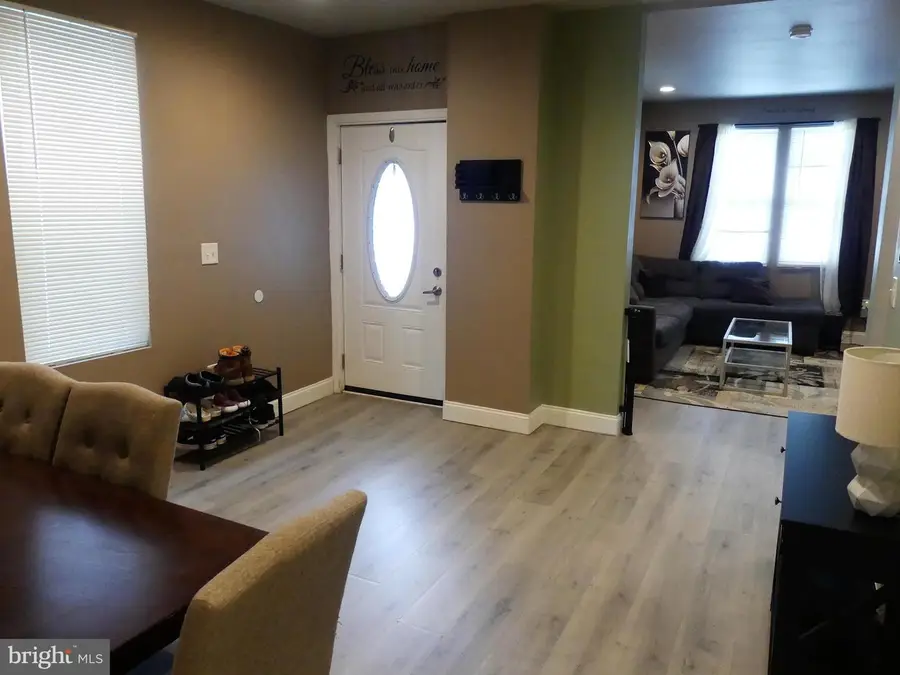 117 E Locust St, Fleetwood, PA 19522 - #3