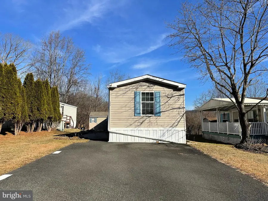 315 Ashford Ln, Hereford, PA 18056 - Image #2