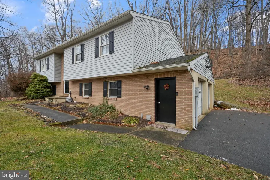 147 Smoketown Rd, Mertztown, PA 19539 - Image #2