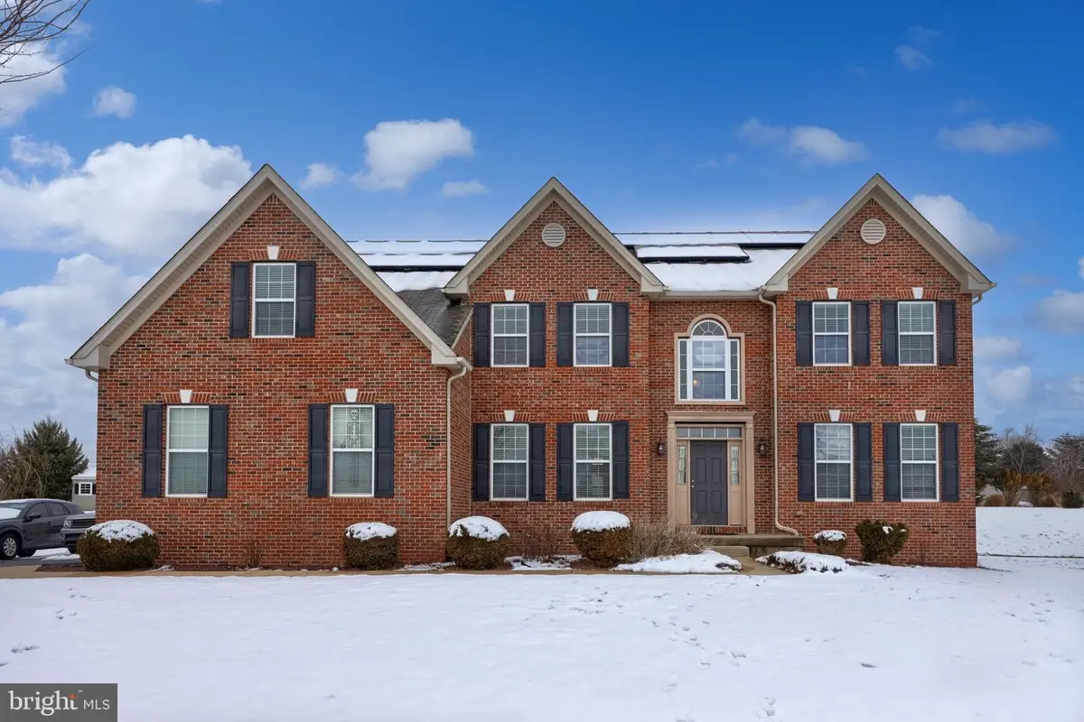 179 Meadowside Dr, Douglassville, PA 19518 - #1