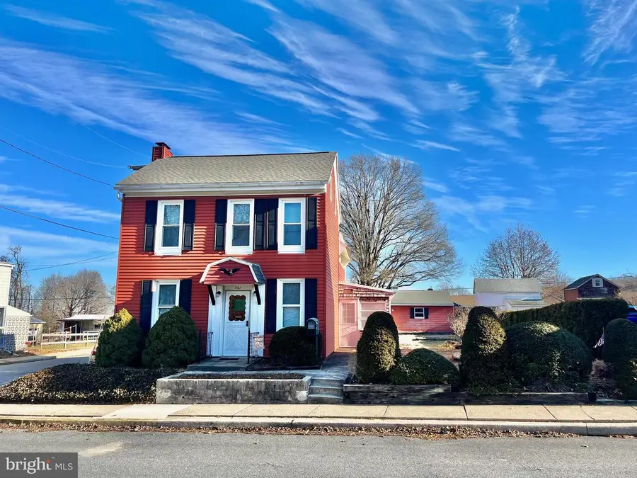 301 S Franklin St, Fleetwood, PA 19522 - #2