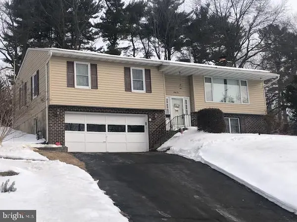 65 Wyomissing Hills Blvd, READING, PA 19609
