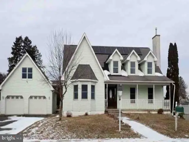 300 Beckley St, Wernersville, PA 19565 - #1