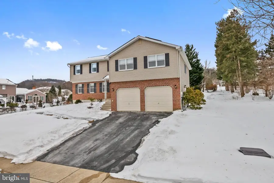 3002 Susanna Dr, Reading, PA 19608 - Image #3