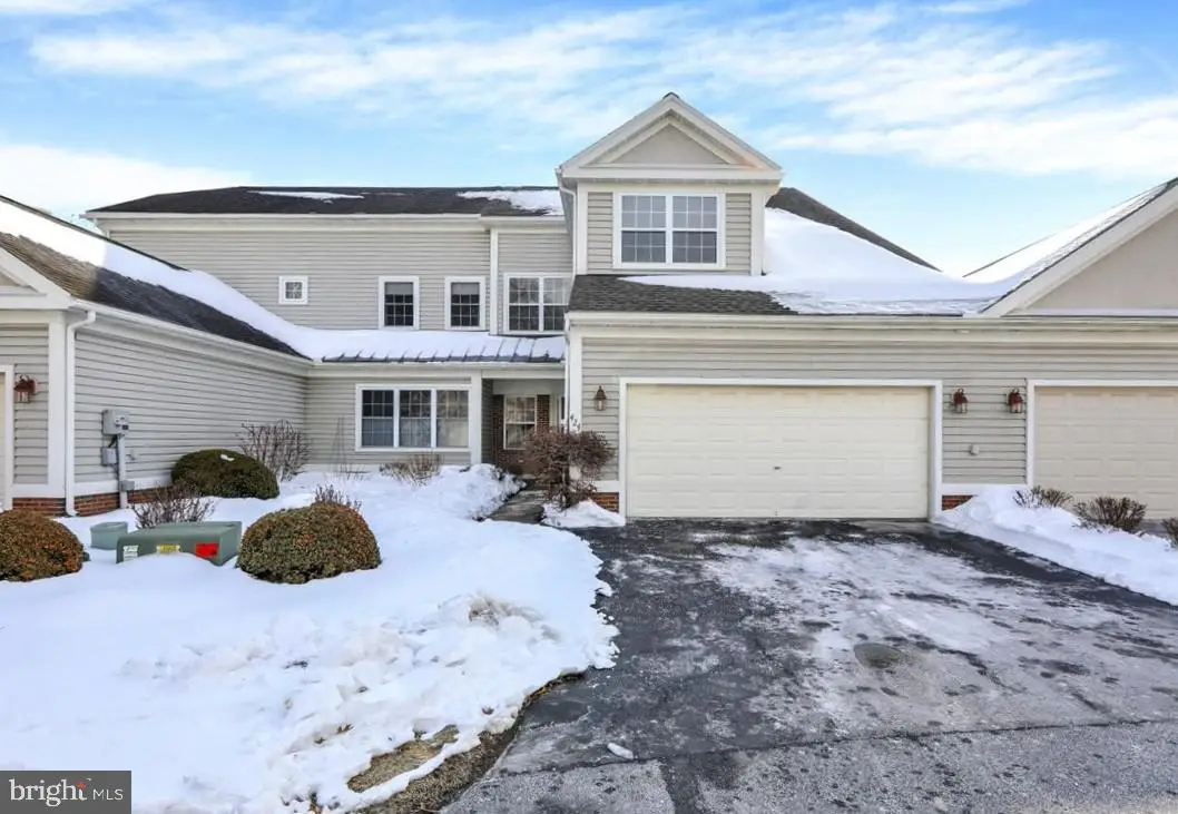 424 Oak Hill Ln, Reading, PA 19610 - Image #1