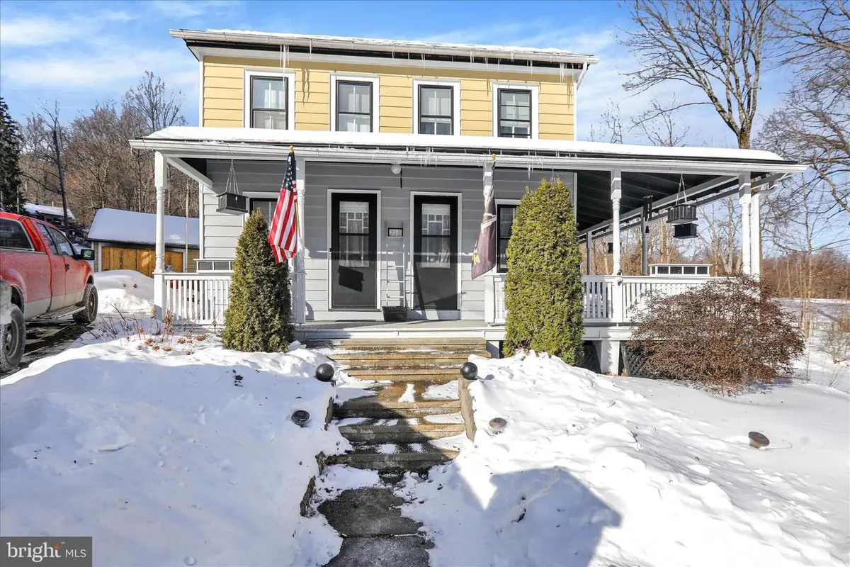 715 Furnace Rd, Wernersville, PA 19565 - #1