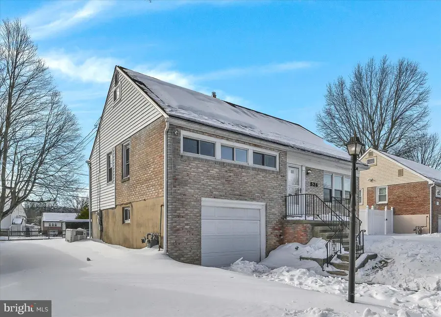 526 Harding Ave, Reading, PA 19607 - #3