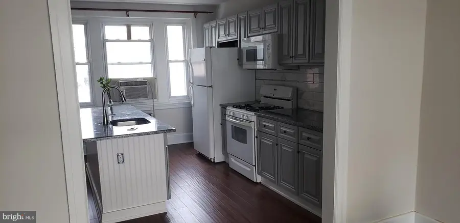 304 S 3rd Ave, West Reading, PA 19611 - #3